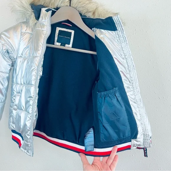 Tommy Hilfiger Kids Unisex Silver Fur Hood Puffer Jacket/Sz:6